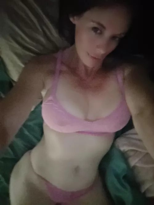Can moms over 40 still be sexy by OnlyJans2023
