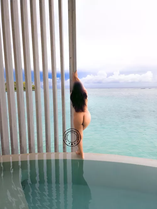 Couldn’t [f] resist banging that ass with that view by indianswingercouple