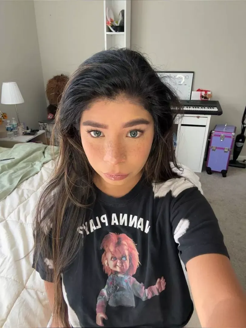 I was checking more guys than I should in class.. [f19] posted by Sweetieveeen