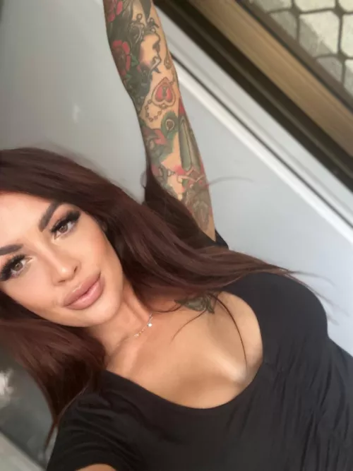 It’s me hi by Harleyvon11