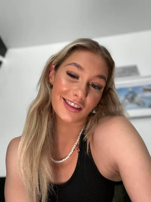 IUTR blonde! by expiffupieszr