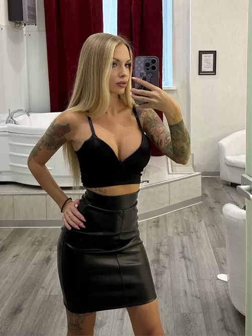 my leather skirt will shine to catch your attention by Finelydeal783