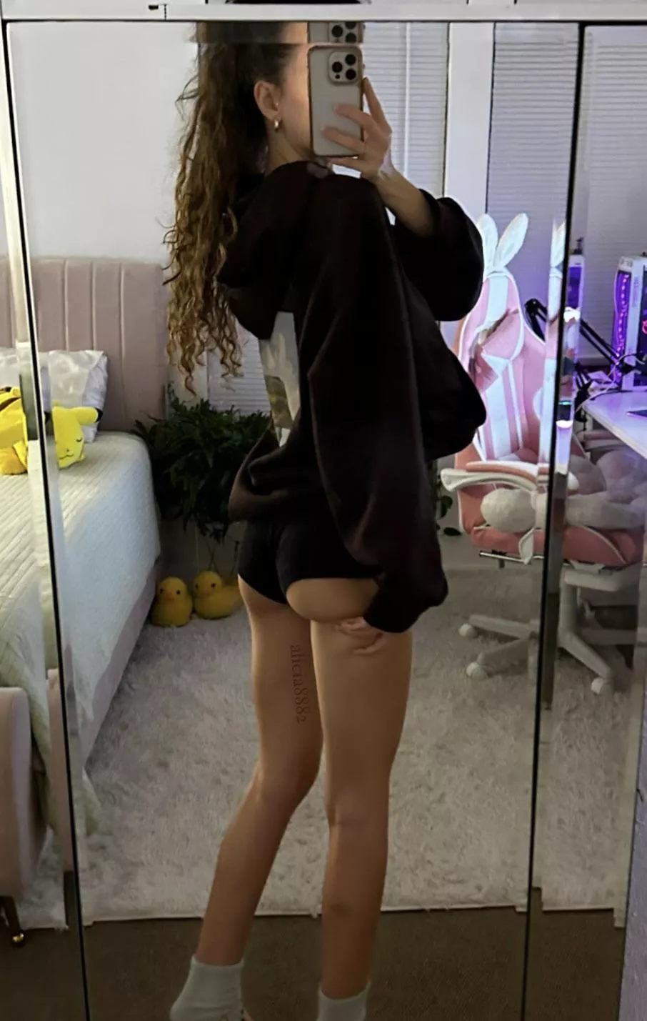 perfect bubble but to grab while you fuck me posted by Alicia8882