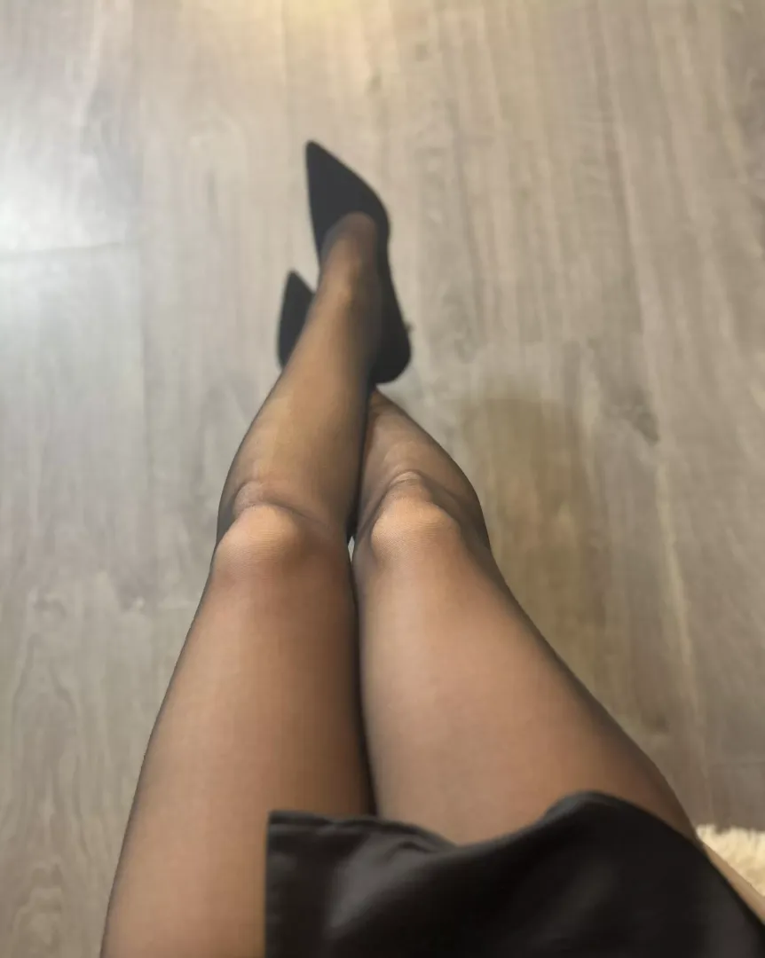 Perfect in black posted by ReinaLuxx