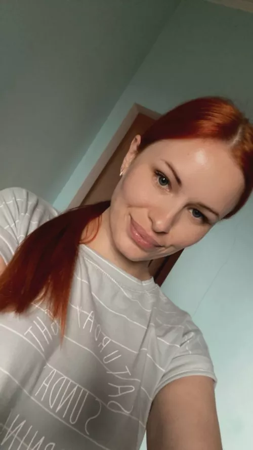 Rate my face from 1-10 and pls be kind :( by buxomphilter