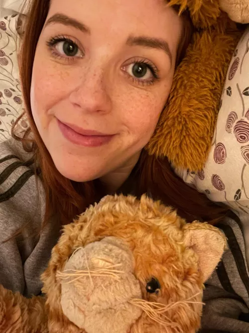 Send me some hugs and make me feel better 💕 [F] by snildeep