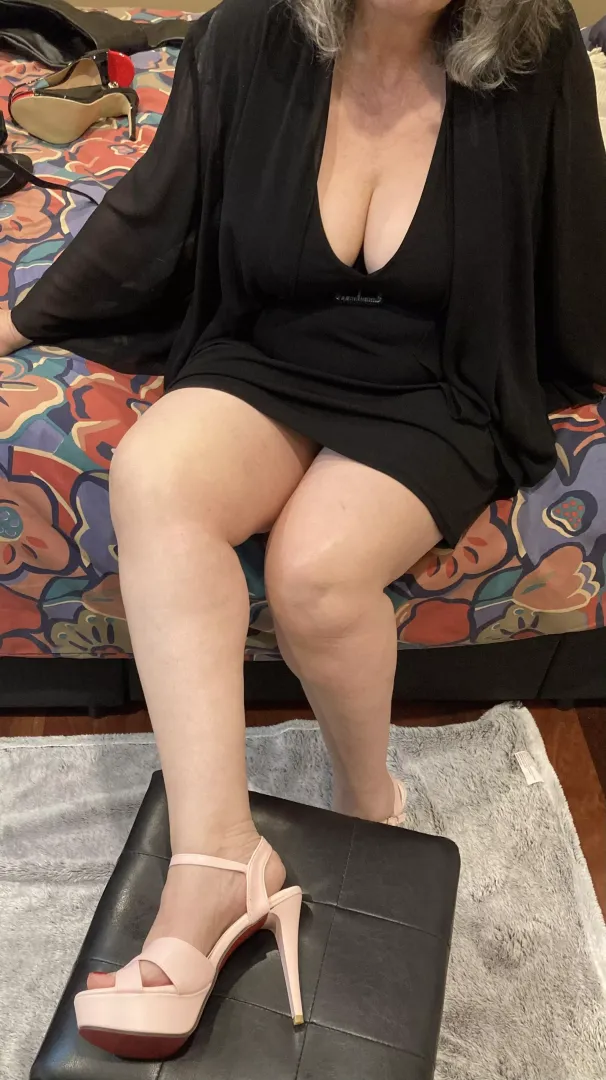 Serious heels tonight posted by madamkathy