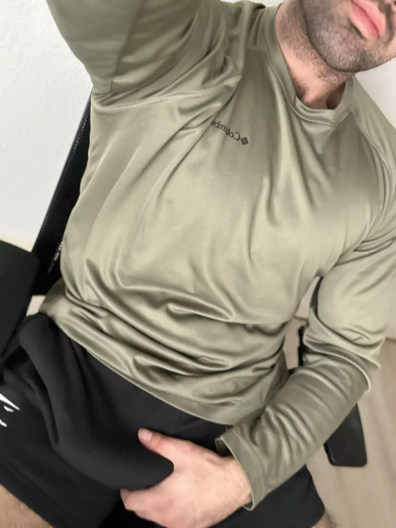 Wishing I had someone underneath my desk to take care of this for me while I work… posted by nightofthelivingcock