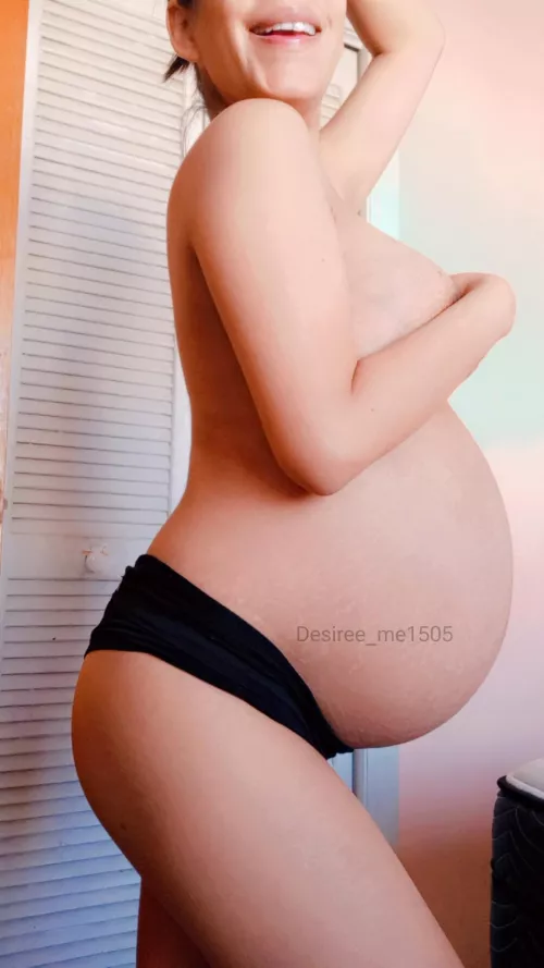 Would you accept my pregnant nudes?? by Desiree_me1505