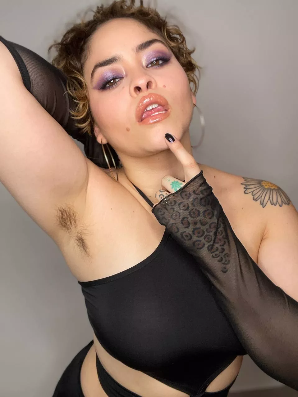 Come, smell it and lick it! posted by IamLola420