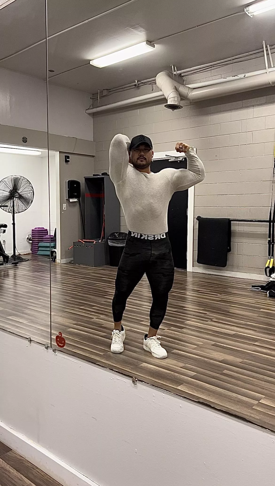 Compression pants can’t contain all this mass posted by KingKaiLuke2