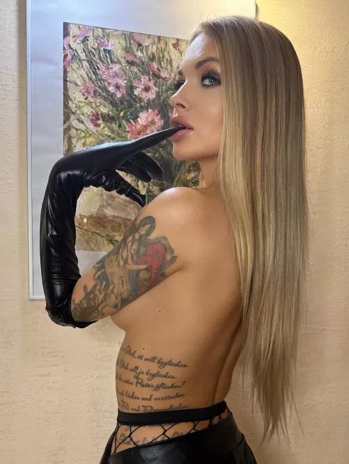 good morning from a sexy blondy by Finelydeal783