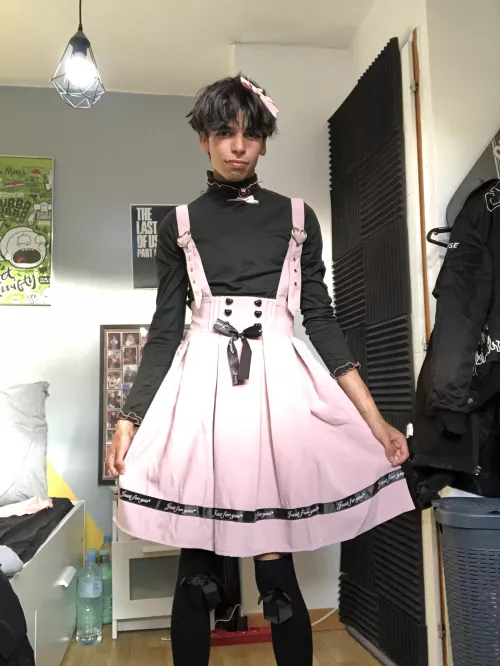 Hii everyone <3 by LengthinessOne8915