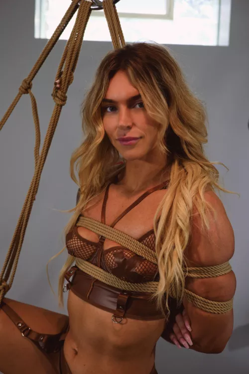 I love it when my arms & legs are tied 🖤 by squattingonyou32