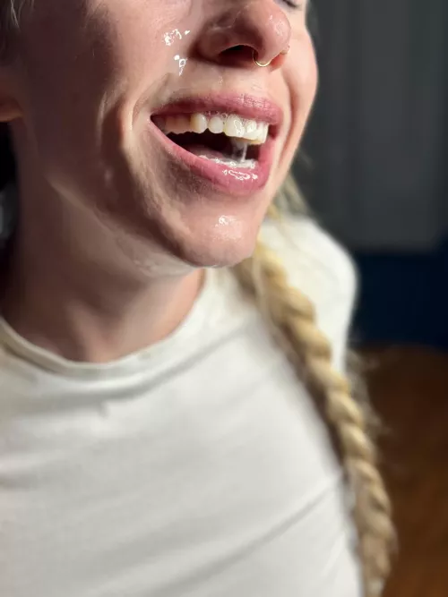 I truly love being a cum slut! by Mrsmoonmama