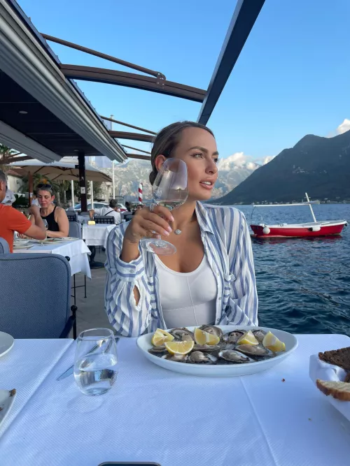 IUTR enjoying life by shortattach