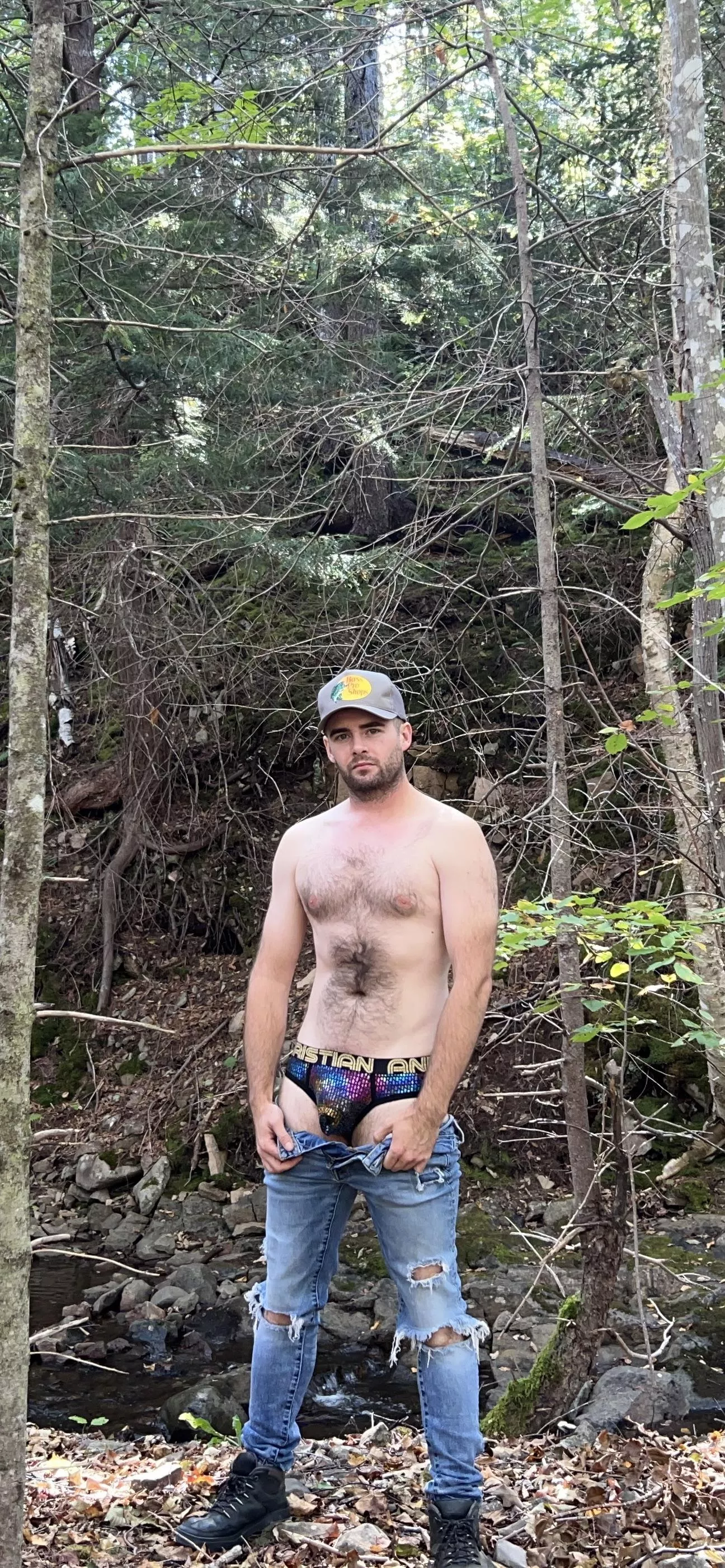 Let’s go explore and find a private spot !!’ posted by reckersworld