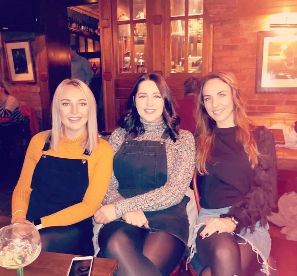 Milfs in Tights posted by HoodlessJohnson