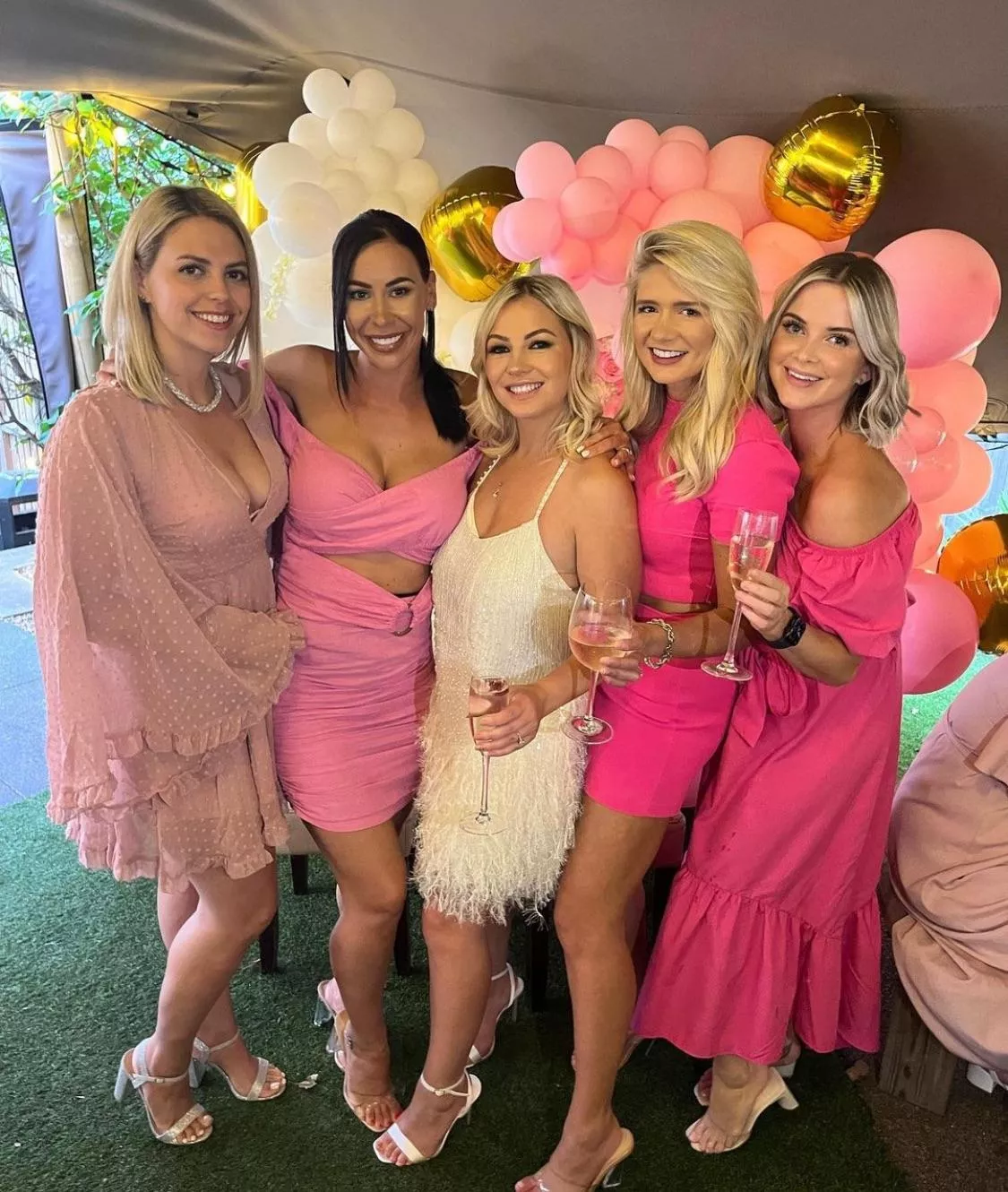 Pretty in Pink 💕 posted by HoodlessJohnson