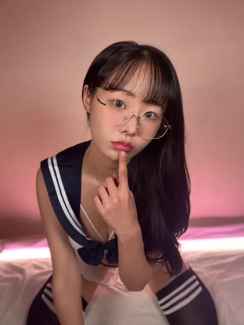 Say something nice about my glasses and lips :) by Amelie_QA