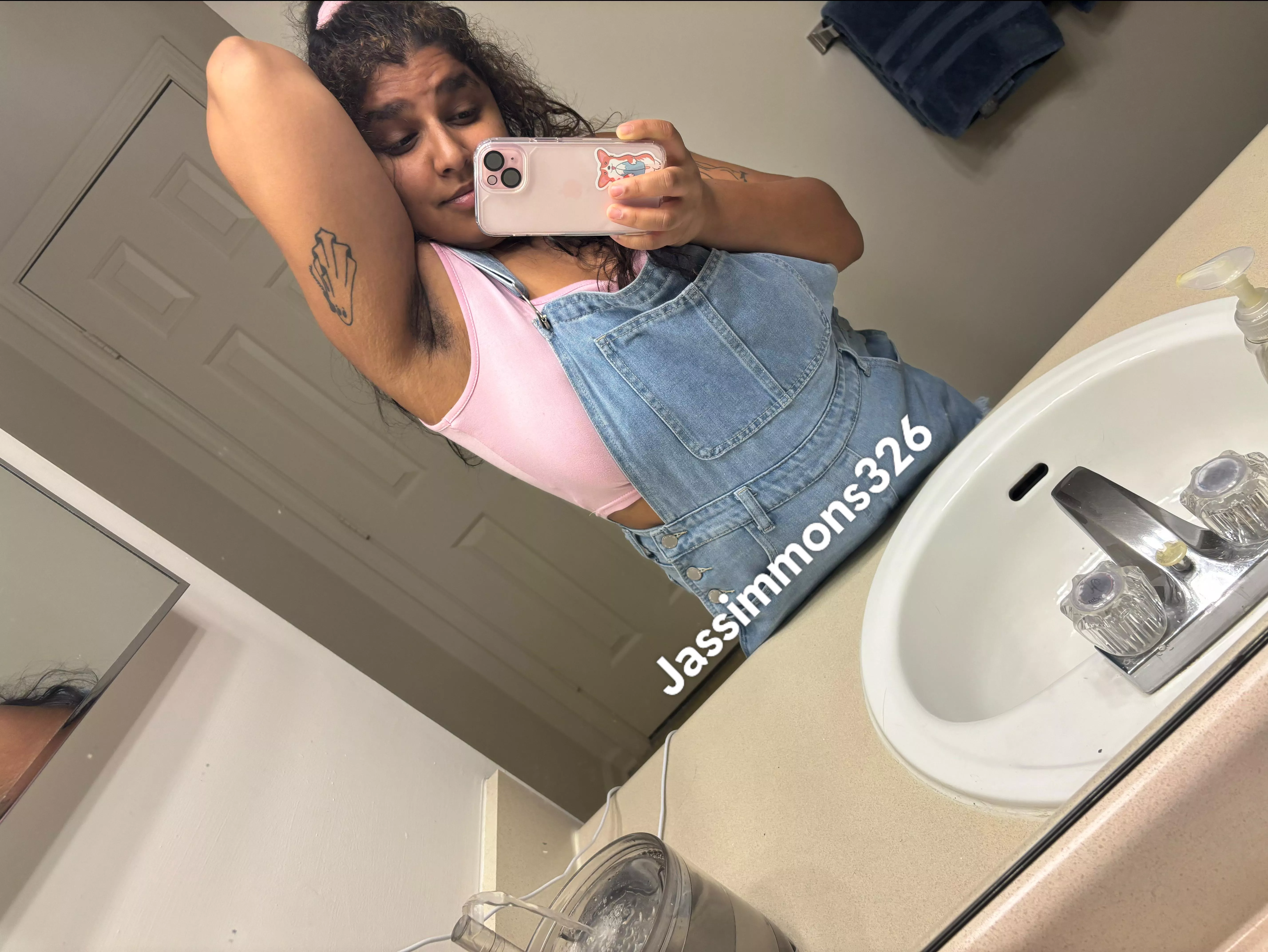 Short and peaking out posted by jassimmons326