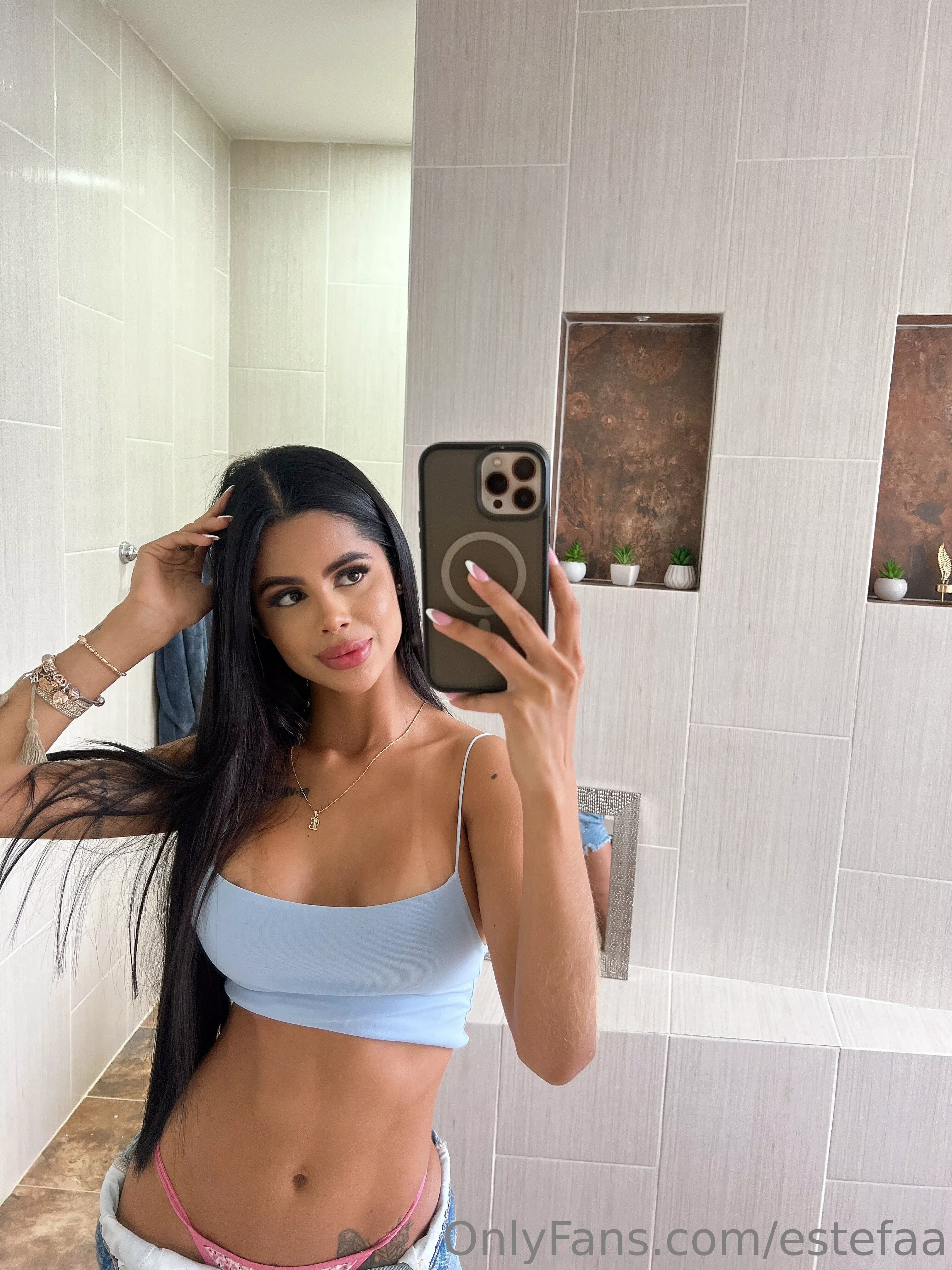 An early morning selfie posted by MulanCross