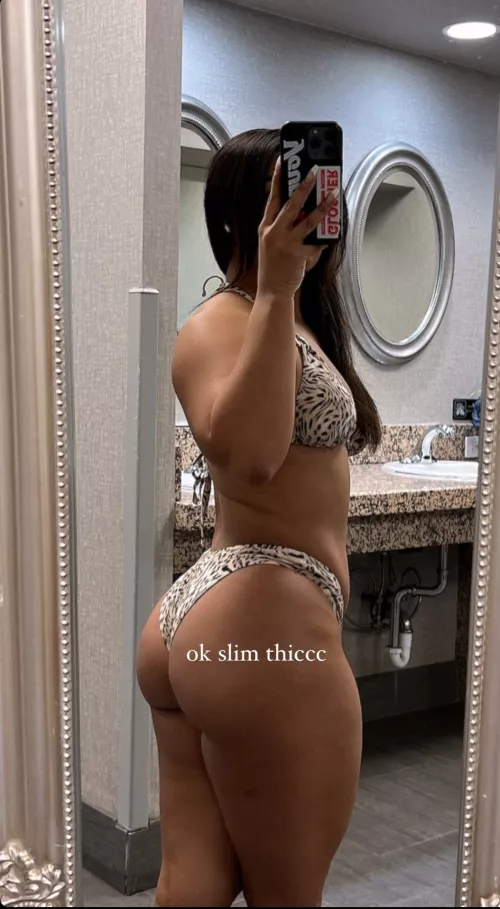 a.vriell in bikini at her gym by Frequent-Agent-7046