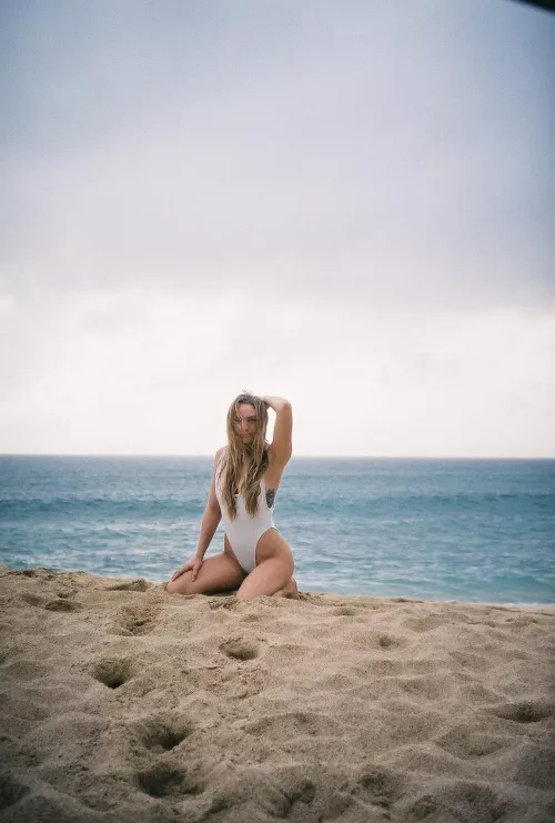 Beach day :) by AriaRays