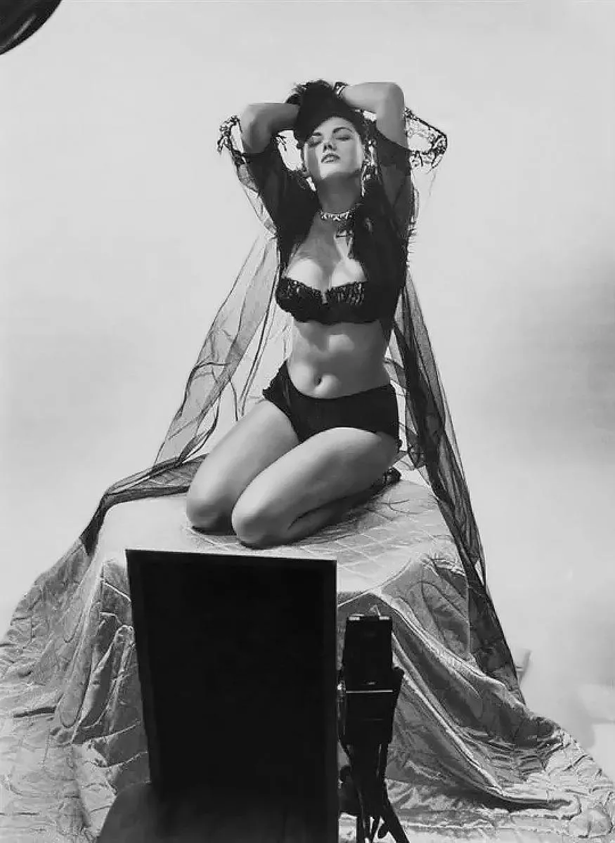 Bunny Yeager (1950s) posted by OswaldMontalmo