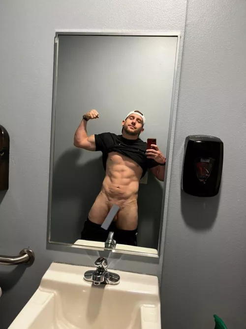 Can you make my cock flex? (30) (m) by Wise_Gap_8330