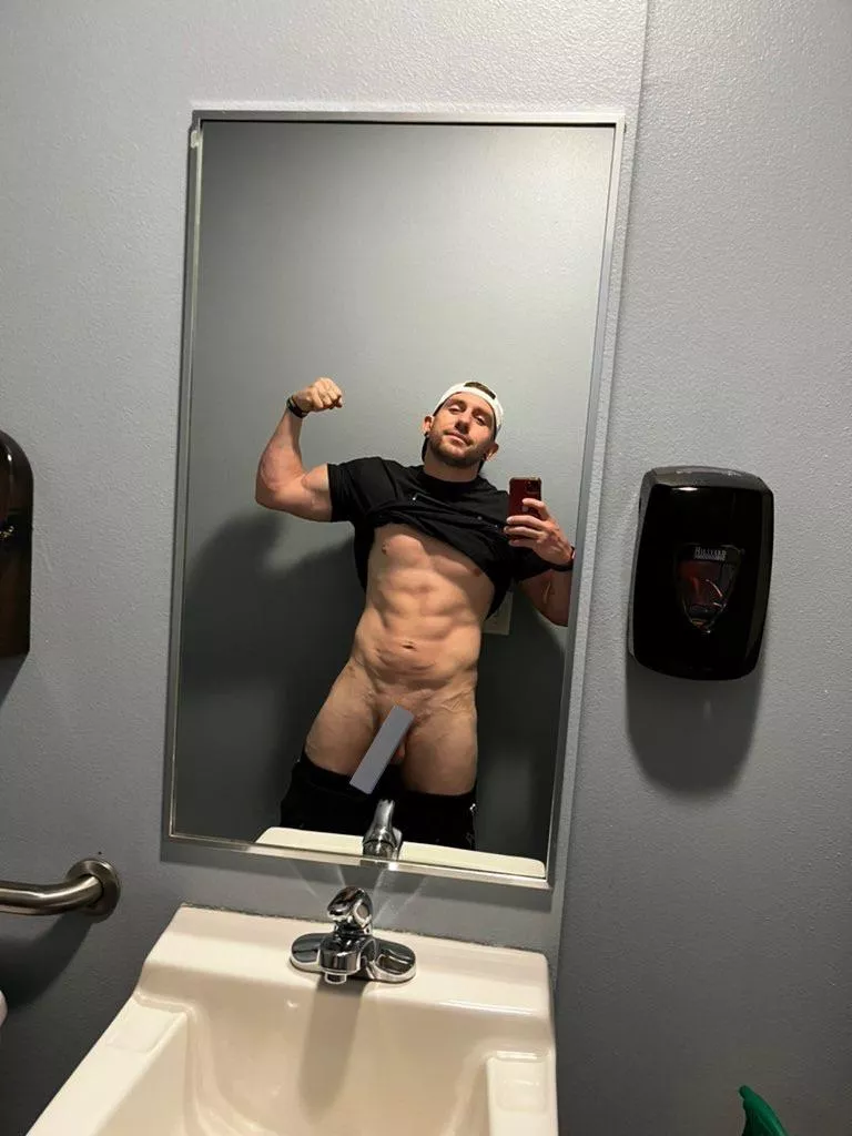 Can you make my cock flex? (30) (m) posted by Wise_Gap_8330