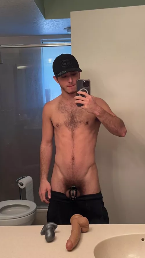 Day 3 of being locked and I’m so horny by Healthy-Map-5611