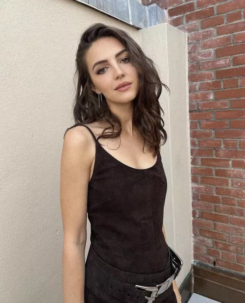 Ella Hunt by boldasblue