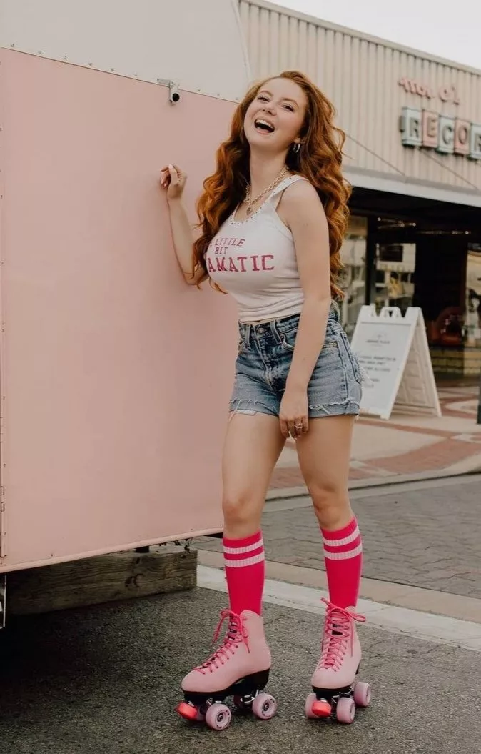 Francesca Capaldi posted by Canariio-tf
