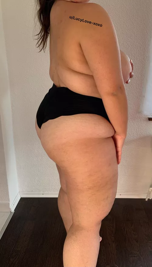 Happy humpday by LucyLove-xoxo