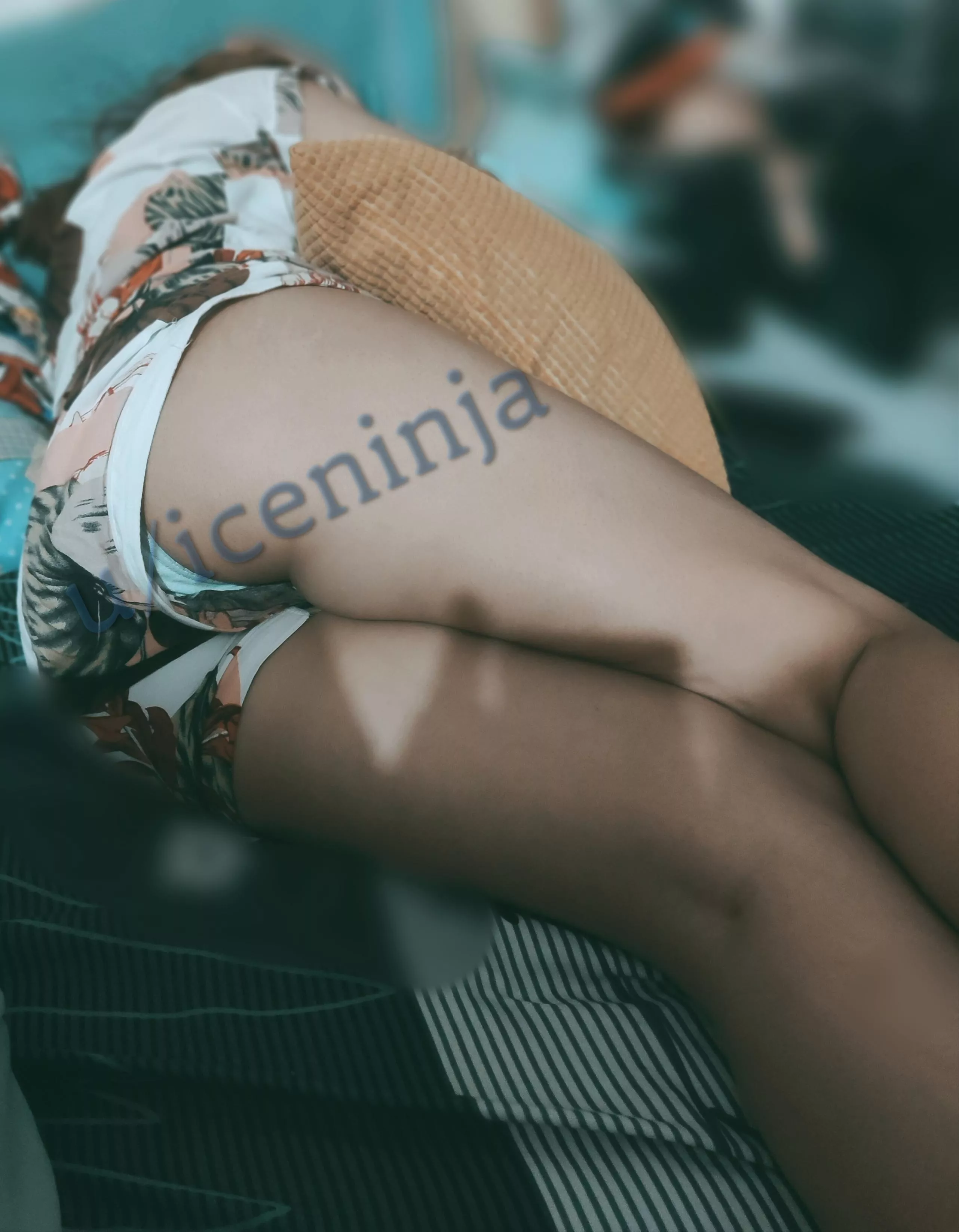 Hubby keeps on taking kinda mild shots like this whenever I'm asleep.. never (f)ails... posted by _IceNinja