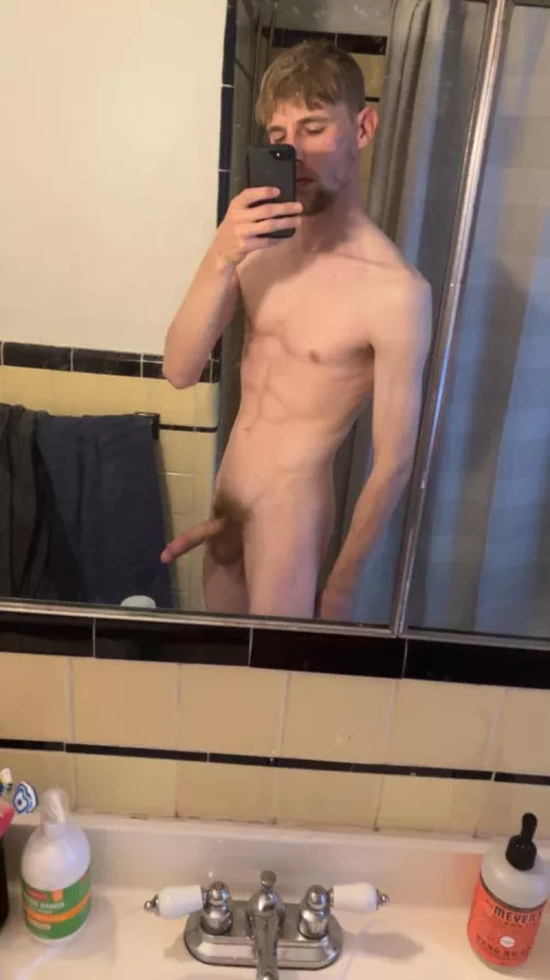 I love showing my body off by BakedBatman420