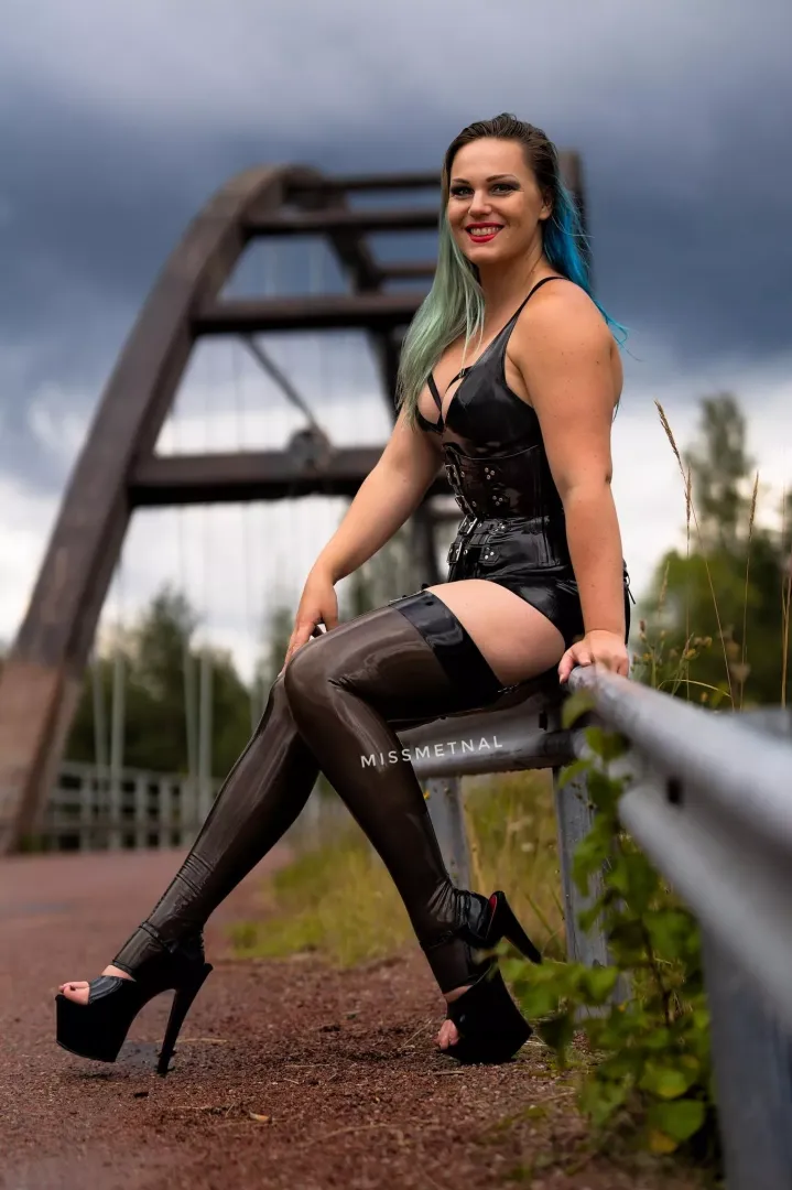 Latex and heels a rainy day 🌦️ posted by MissMetnal