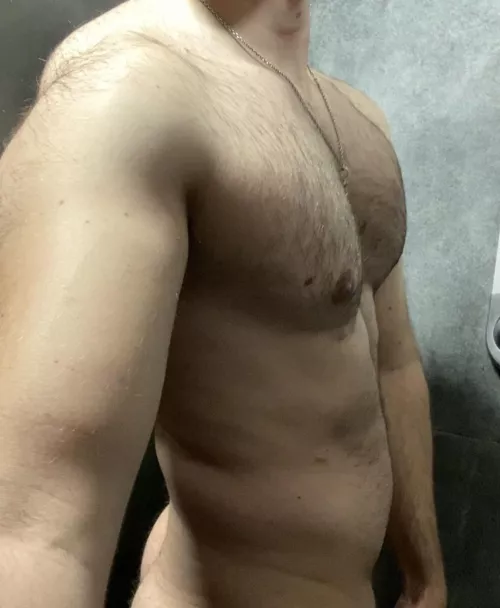 Not too hairy but 🙈 by Chokolla