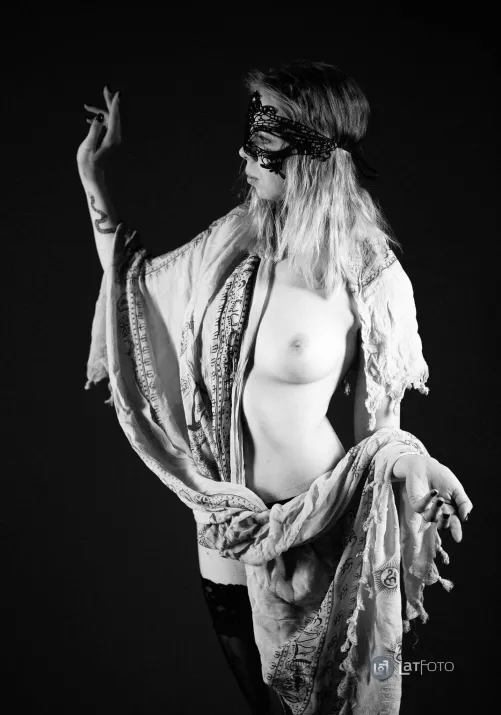 Touch the artistic vibe by me_allbi