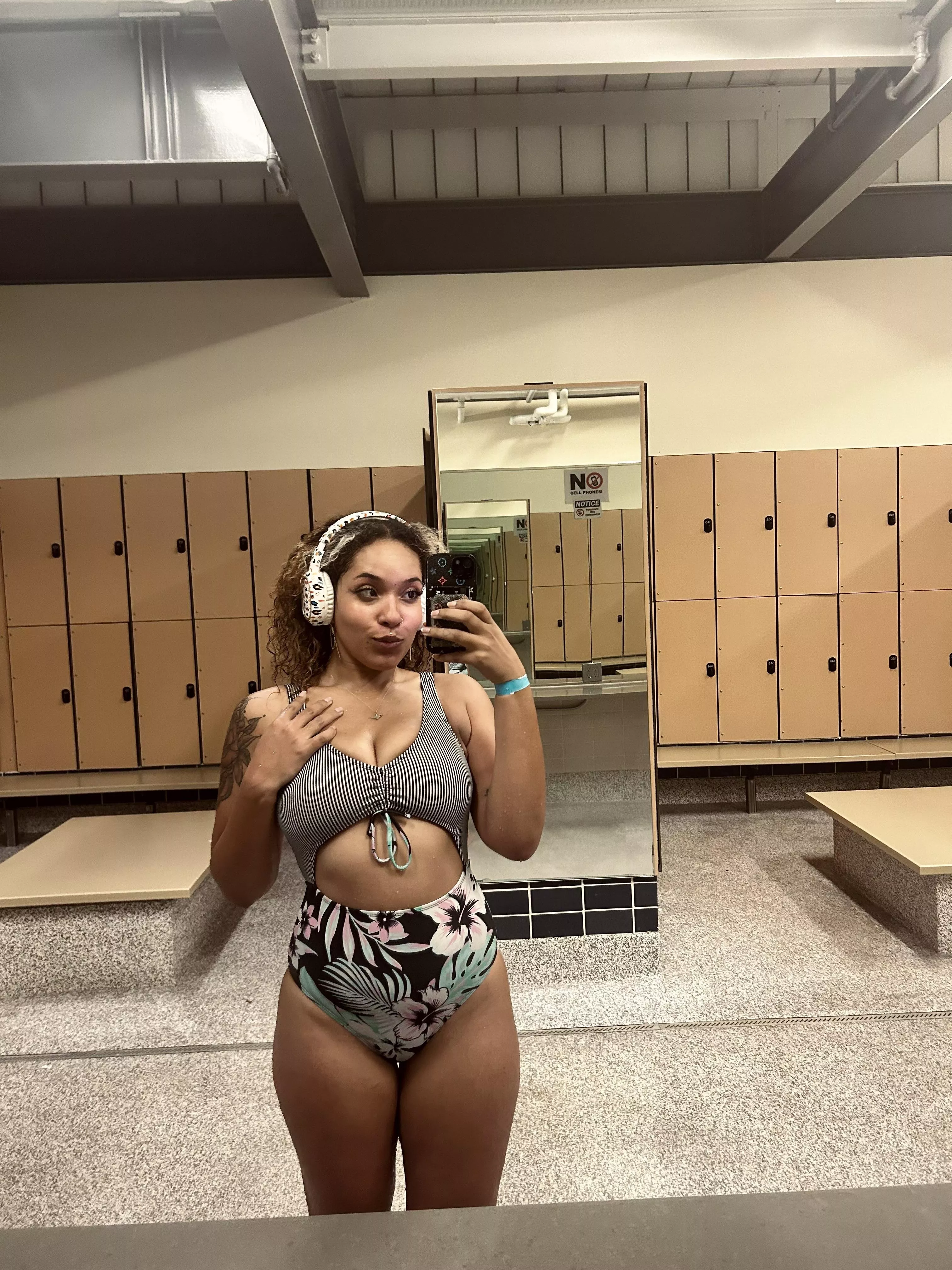 what did you notice first ? posted by capricornqueenie