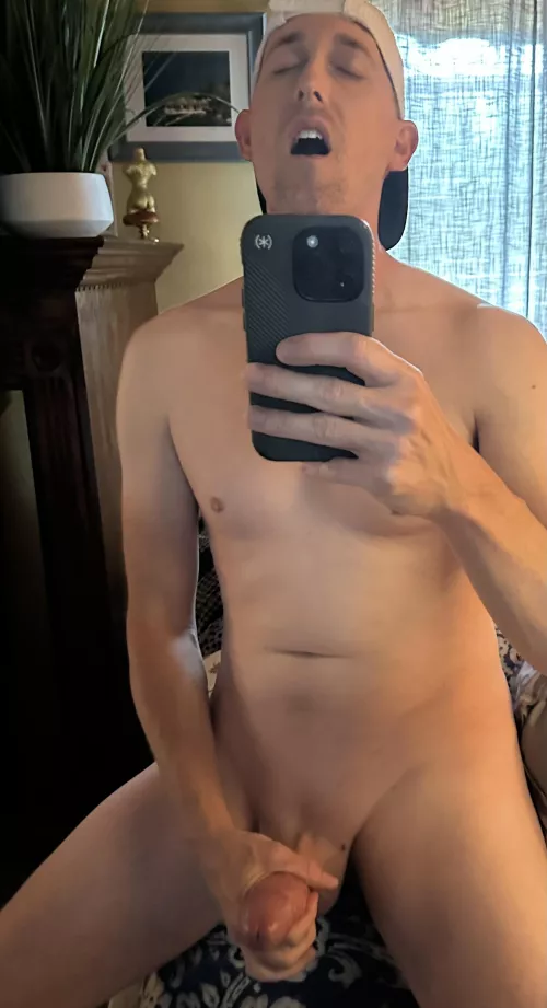 Who wants to see my cum by lightboi21
