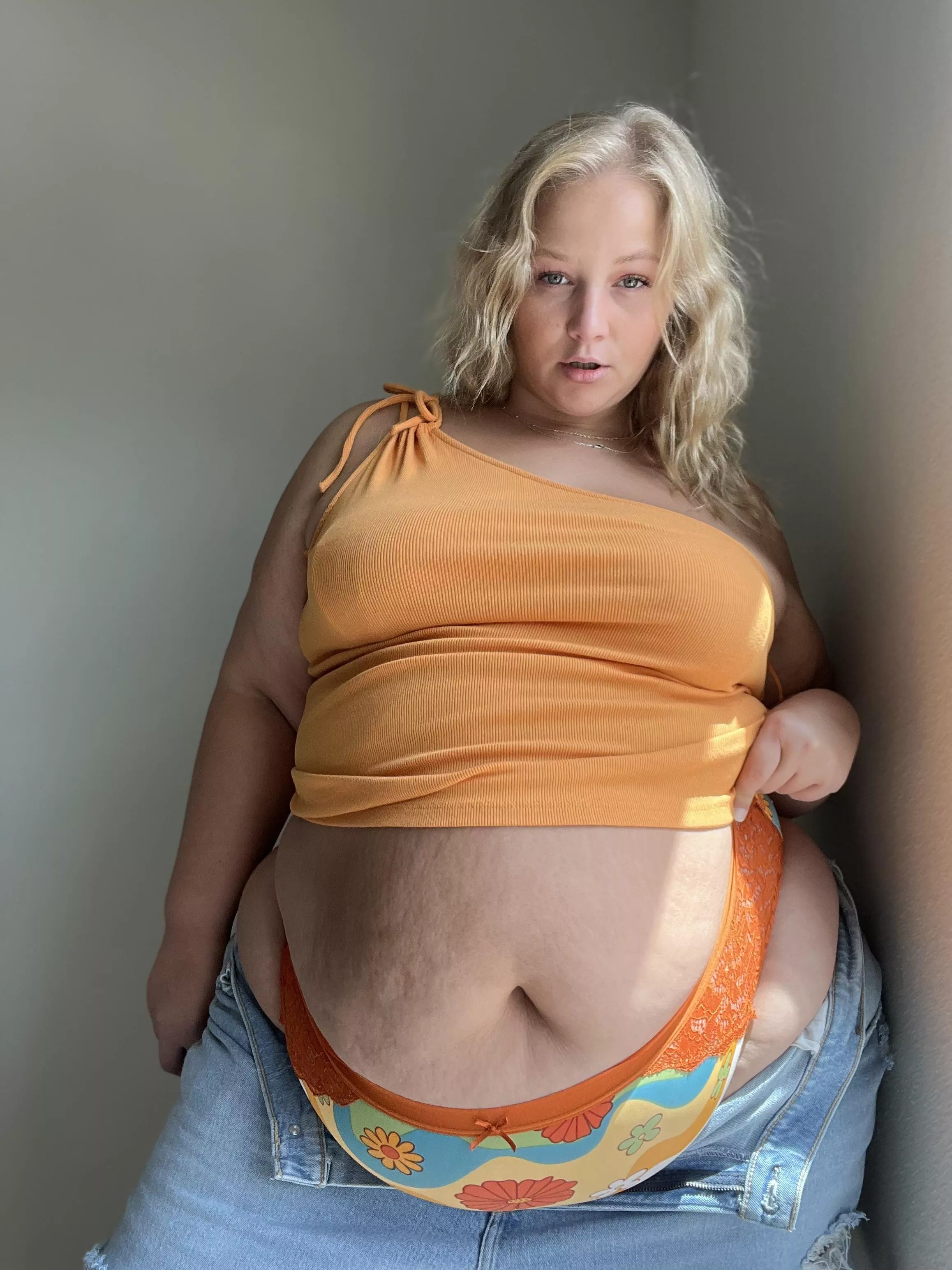 Can you tell I just can't stop eating 😜🤤 posted by ceciliaxemily