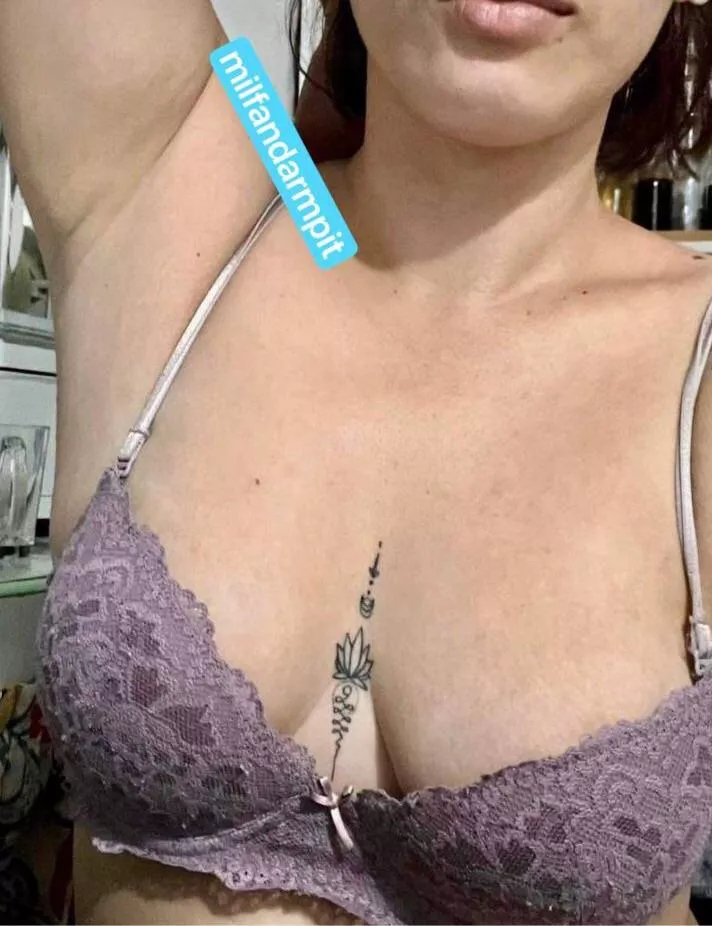 Good morning and TGI[F]❤️💦 posted by milfandarmpit