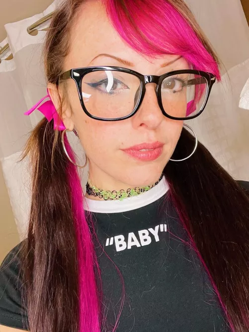 I don’t mind a thick rim sometimes ;) by Zoe_Riot