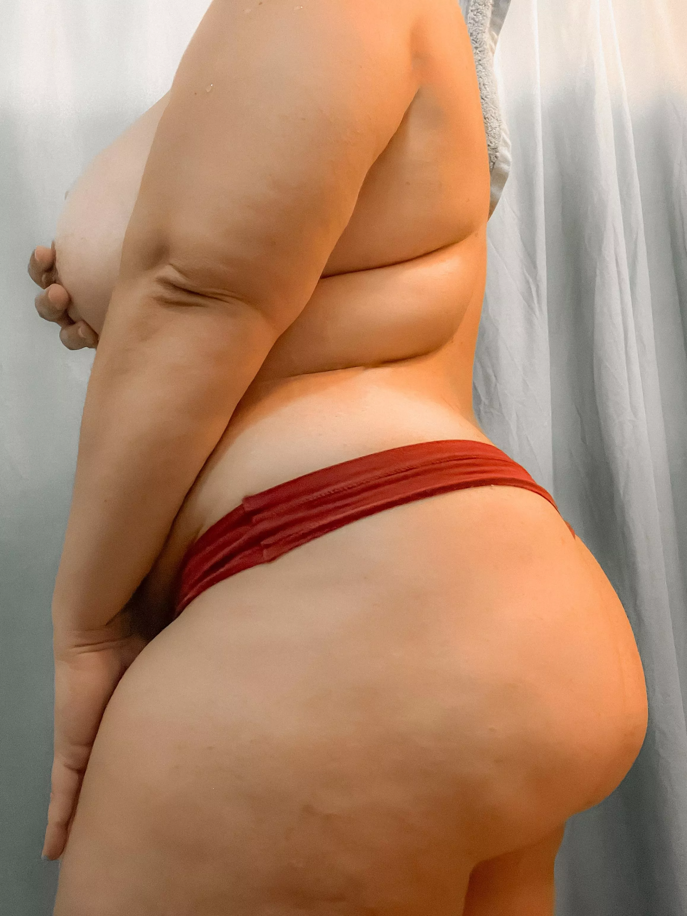 I love showing off my curves after a hot shower! posted by ThickkSteph69