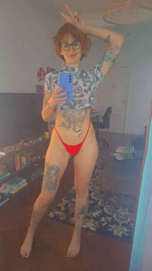 I think hip dips look sexy on every women...but better in redheads by tamarathefox