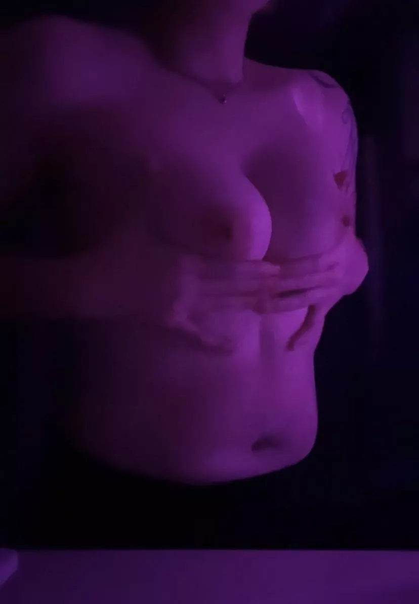 in need of someone to play with my body posted by TBoyVon