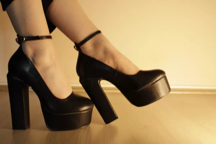 Perfect for a Friday night 😏 by MistressAmadea