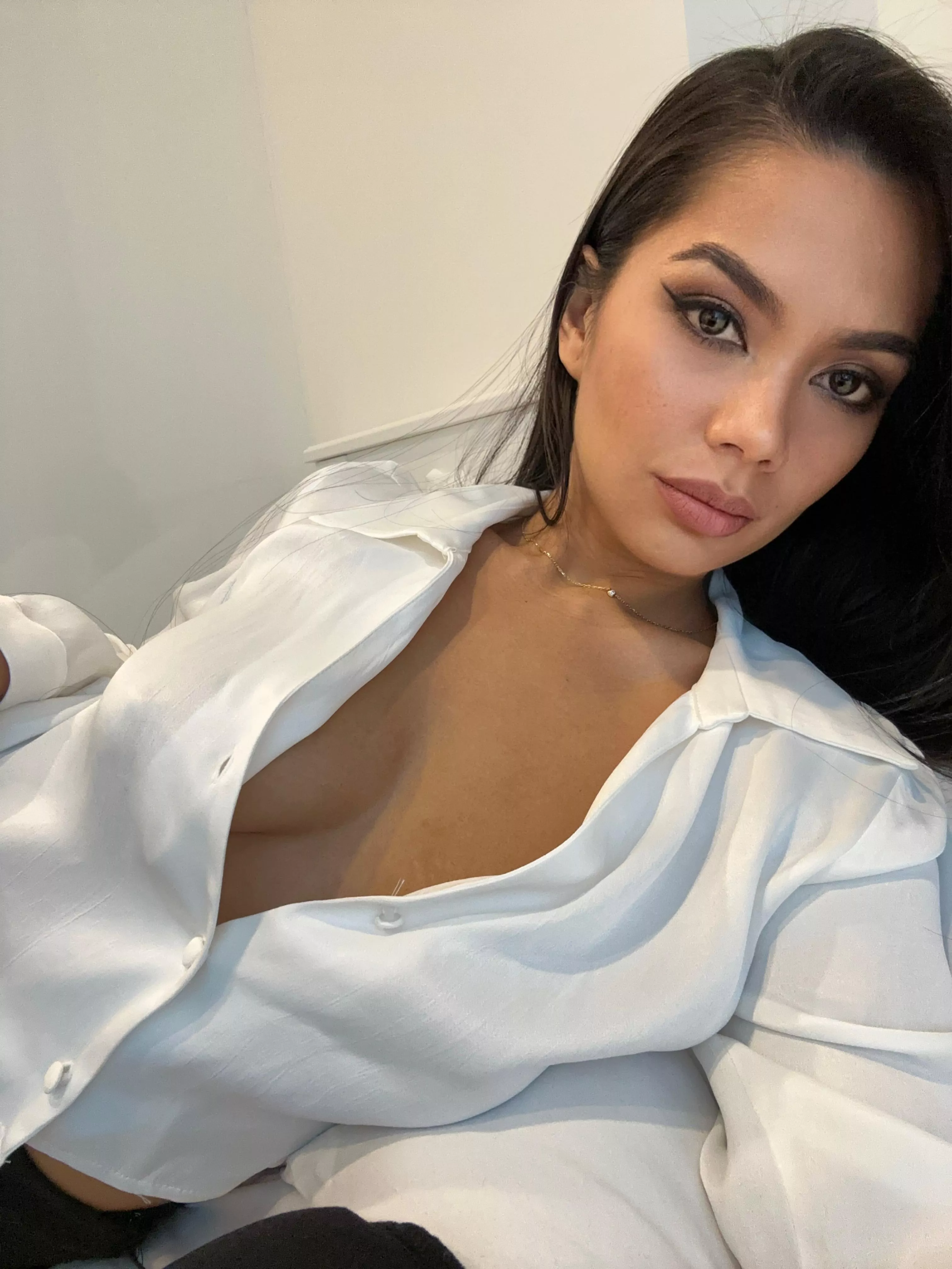 Simple home selfie after a busy day of work posted by ValanorValar